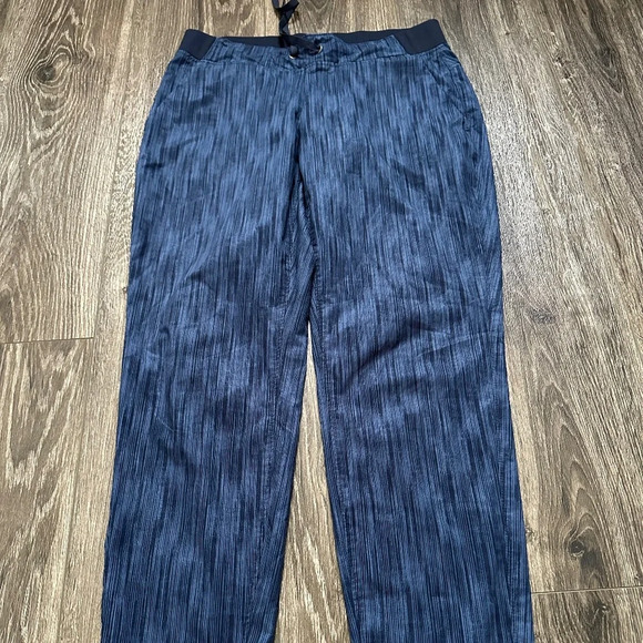 Athleta Stride Midtown Ankle Pants Size 6 - Picture 1 of 8